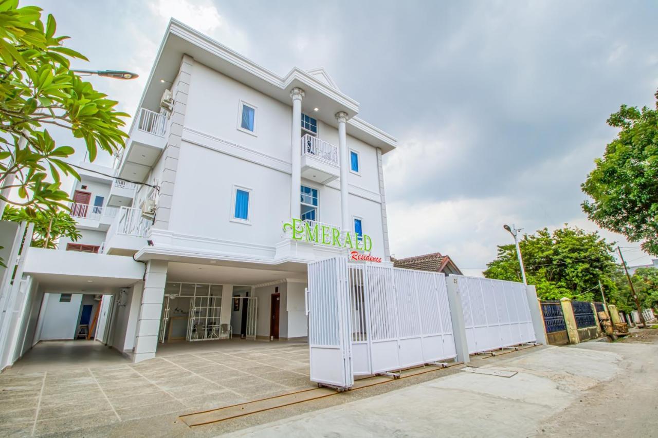 Emerald Residence Medan Exterior foto